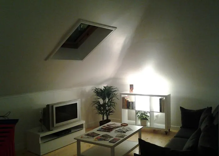 לינה וארוחת בוקר Sincerely