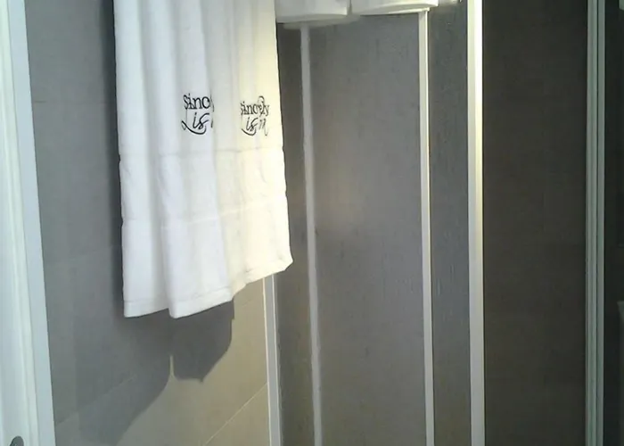 לינה וארוחת בוקר Sincerely